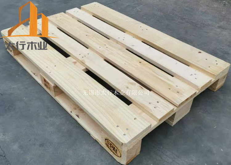 實(shí)木托盤比免熏蒸托盤更結(jié)實(shí)耐用嗎？